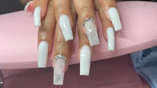 WATCH ME WORK| BASIC WHITE NAIL SET| MARBLE NAILS| SMOKEY MARBLE EFFECT| NIECEYS NAILS