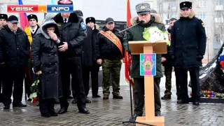 Вручение медали матери погибшего военнослужащего