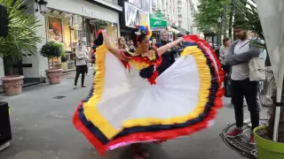 Cumbia Colombiana 1 milliones de vista Calisabor Paris France Francy Barahona