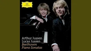 Beethoven: Sonata in D major op.6 for piano four hands - 2. Rondo. Moderato