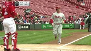 PHI@CIN: Nava belts first home run with the Phillies