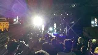 Kylie Minogue Singapore GP 2016