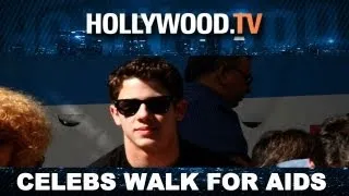 Nick Jonas' AIDS Walk in NYC - Hollywood.TV
