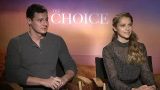 Watch THE CHOICE's Ben Walker & Teresa Palmer Reenact THE NOTEBOOK!