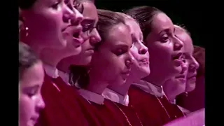 "HAPPY CHRISTMAS " ( J. Lennon) - Meninas Cantoras de Petrópolis