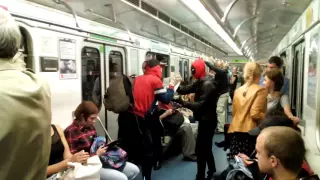Дэдпул и Человек-паук встретились в метро Санкт-Петербурга.