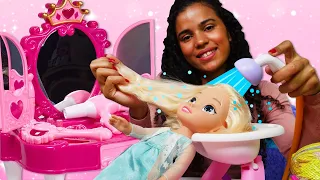 Escola de beleza! Trança. Historinha infantil com bonecas