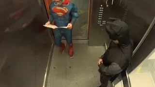 Batman VS . Superman ! Elevator Prank