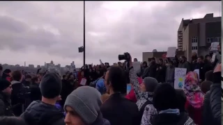 Митинг в Екатеринбурге  26 03 2017 Кто не скачет тот медведь!