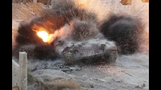 Ополченцы сожгли танк , четыре 200 ых