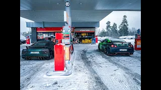 GTR AND GR YARIS PLAYING IN THE SNOW