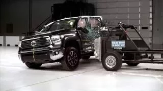 IIHS - 2016 Toyota Tundra crew cab - side crash test / GOOD EVALUATION