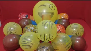 FUN LOT'S OF PRINTED BALLOONS AND BIG EMOJI BALLOON BURSTING!!