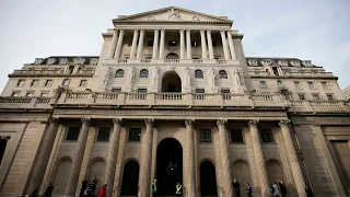 Bank of England Warns of Long Recession