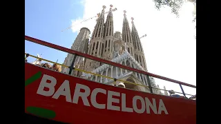 La Sagrada Familia en detalle, con la Cripta y la tumba de Antoni Gaudí.