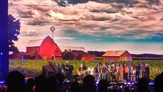 Willie Nelson & Family "Living In The Promiseland" at Farm Aid 2017.