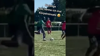 Terrible caída! 🤣🤣🤣 #futbol