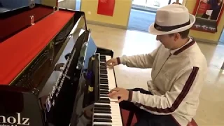 INCREDIBLE PIANIST IN THE STATION - Nicola Tenini plays Honky Tonk Train Blues