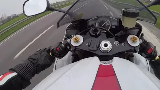Yamaha R1 07 vs Ducati panigale v4