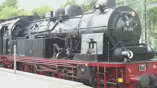 Personenzug mit Lokomotive 78-468 macht Halt in Brackwede