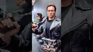 More Details T-800 Terminator 2 Bust Life Size by Queen Studios #T2 #T800 #queenstudios #wf2023