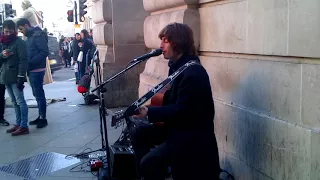 London street musician Seph Dunks performs 'Let Her Go' (Passenger)