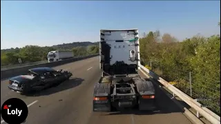 55 Incredible Moments of Truck Driving Caught on Camera !