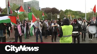 Pro-Palestinian demonstration at Ottawa City Hall during Israel flag raising