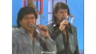 Matão e Monteiro cantam "A voz do coração" no Clube do Bolinha (1987)