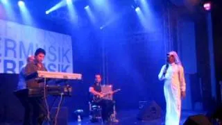 Omar Souleyman band - 'Leh Jani' live in Berlin, Wassermusik 2010
