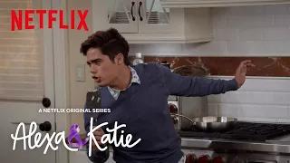 The Breakfast Song | Alexa & Katie | Netflix After School