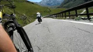 Crazy pursuit am Passo dello Spluga - Nichts für schwache Nerven.