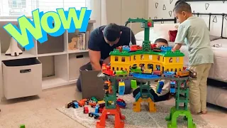 Thomas and friends Super Station! How many trains will fit?