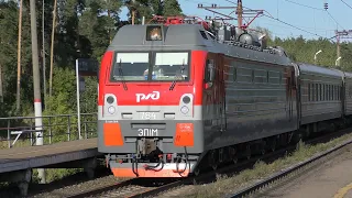 Электровоз ЭП1М-784 с пассажирским поездом