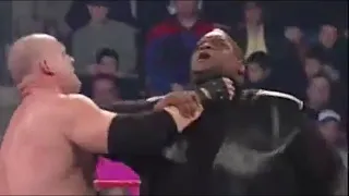 Kane Chokeslams to Viscera