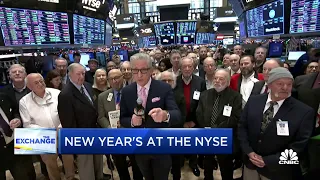 Traders sing 'Wait Till the Sun Shines, Nellie' at the NYSE