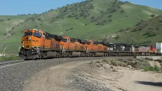 (4K) Railfanning Tehachapi Pass Part 2-Union Pacific and BNSF Trains