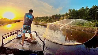 Catching *EXOTIC FISH* in a MASSIVE CAST NET ( How to throw a cast net)