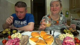 Мукбанг ВЫЗОВ принят😎 МАРАФОН новогодних салатиков! Открыла ВКУСНЯШКУ 🍾НАКОНЕЦ ужин оливье и шуба