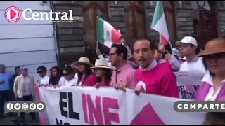 Al grito de "El INE no se toca" panistas encabezan marcha de la reforma electoral