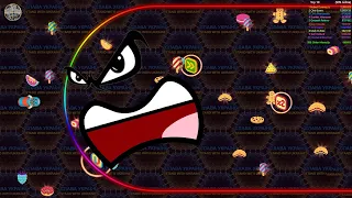 Wormate.io 1 Giant Monster Worm vs. Tiny Invasion Worms | Wormate io Best Trolling Gameplay!
