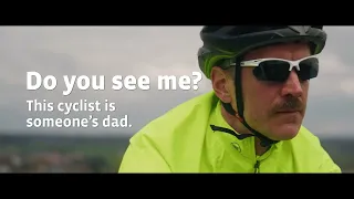 Road safety campaign for cyclists "Do you see me?" When overtaking 1.5m distance!