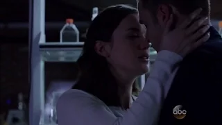 Jemma & Leo's (Fitzsimmons) first kiss scene | Marvel's Agents of S.H.I.E.L.D. | 3x08