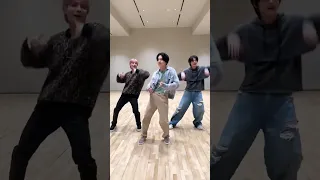 SUGA Happy Fools challenge with TXT Yeonjun and Taehyun 😺🔥