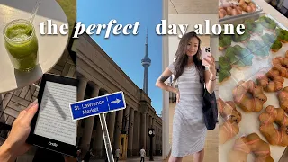 solo date vlog | exploring toronto alone, reading, solo date ideas & tips