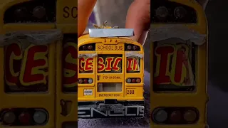 Bus amarillo 1.64