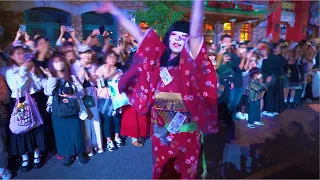 【USJ】大人気！混雑日の日本人形ゾンビのado 唱ダンス