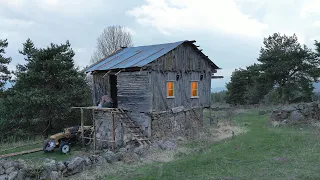 The man buys an abandoned wooden hut 25 years ago, repairs it and hides in it Part 2