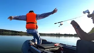 Сын упал с лодки и утопил спиннинг - случай на рыбалке!