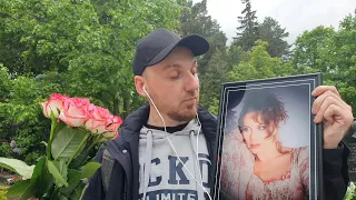 шикарная Любовь Полищук  / на могиле в день памяти актрисы 🙏 21.05.2023  Троекуровское кладбище